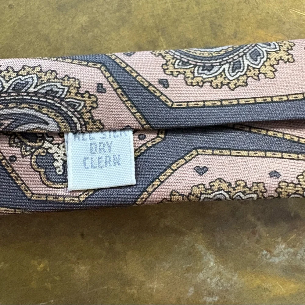 Lot of 2 Silk Ties From Bill Blass‎ 55”-58” Grey/Pink/Gold Navy/Burg Made In USA